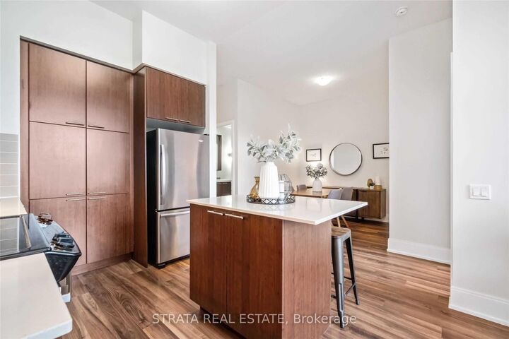 Property Photo:  15 Viking Lane 204  ON M9B 0A4 