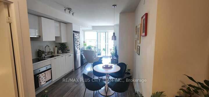 Property Photo:  195 Redpath Avenue 705  ON M4P 0E4 