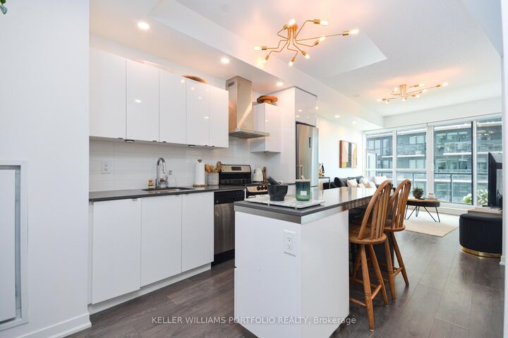 Property Photo: 51 East Liberty Street 1008 ON M6K 3P8