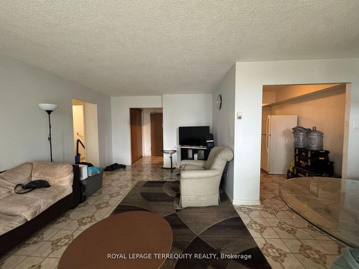 Property Photo: 15 London Green Court 409 ON M3N 1K4