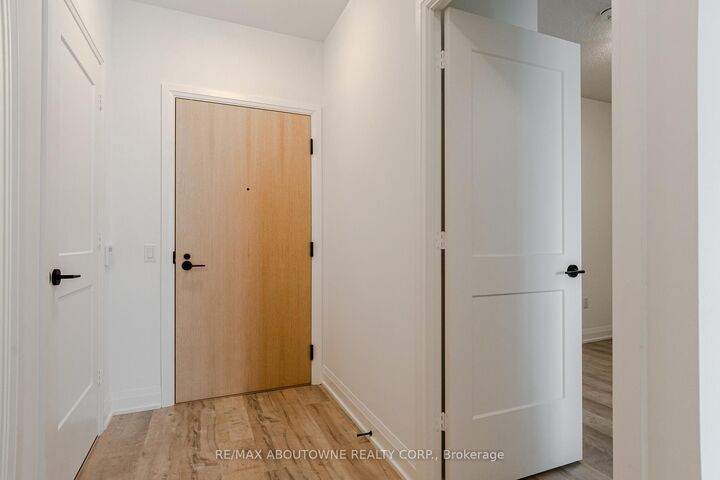 Property Photo: 50 George Butchart Drive 814 ON M3K 0C9