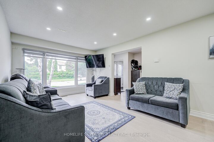 Property Photo:  160 Purvis Crescent  ON M1B 1H9 