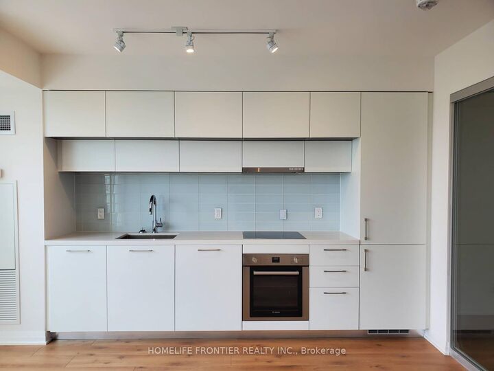 Property Photo: 99 Foxbar Road 811 ON M4V 0B2