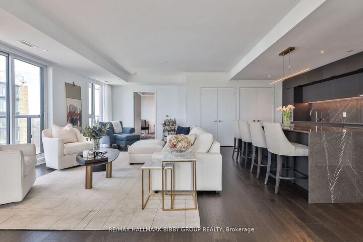 Property Photo: 185 Alberta Avenue 1105 ON M6C 0A5