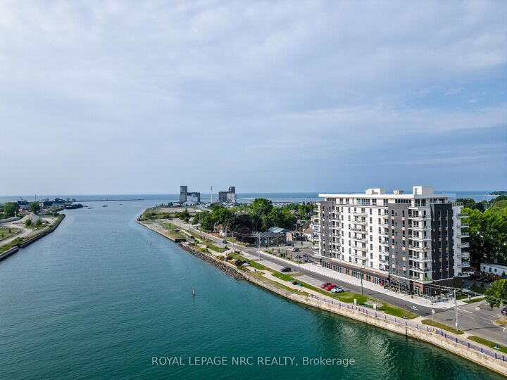 Property Photo: 118 West Street 204 ON L3K 0B9