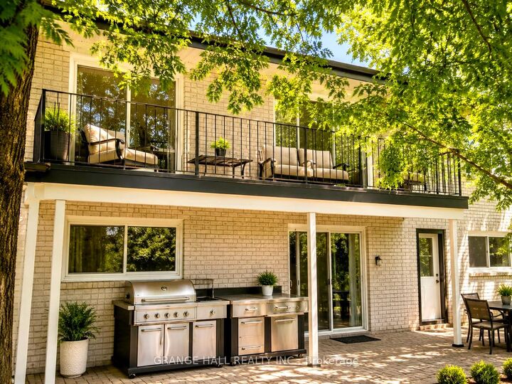 Property Photo:  210 Lloyd Manor Road  ON M9B 5K6 