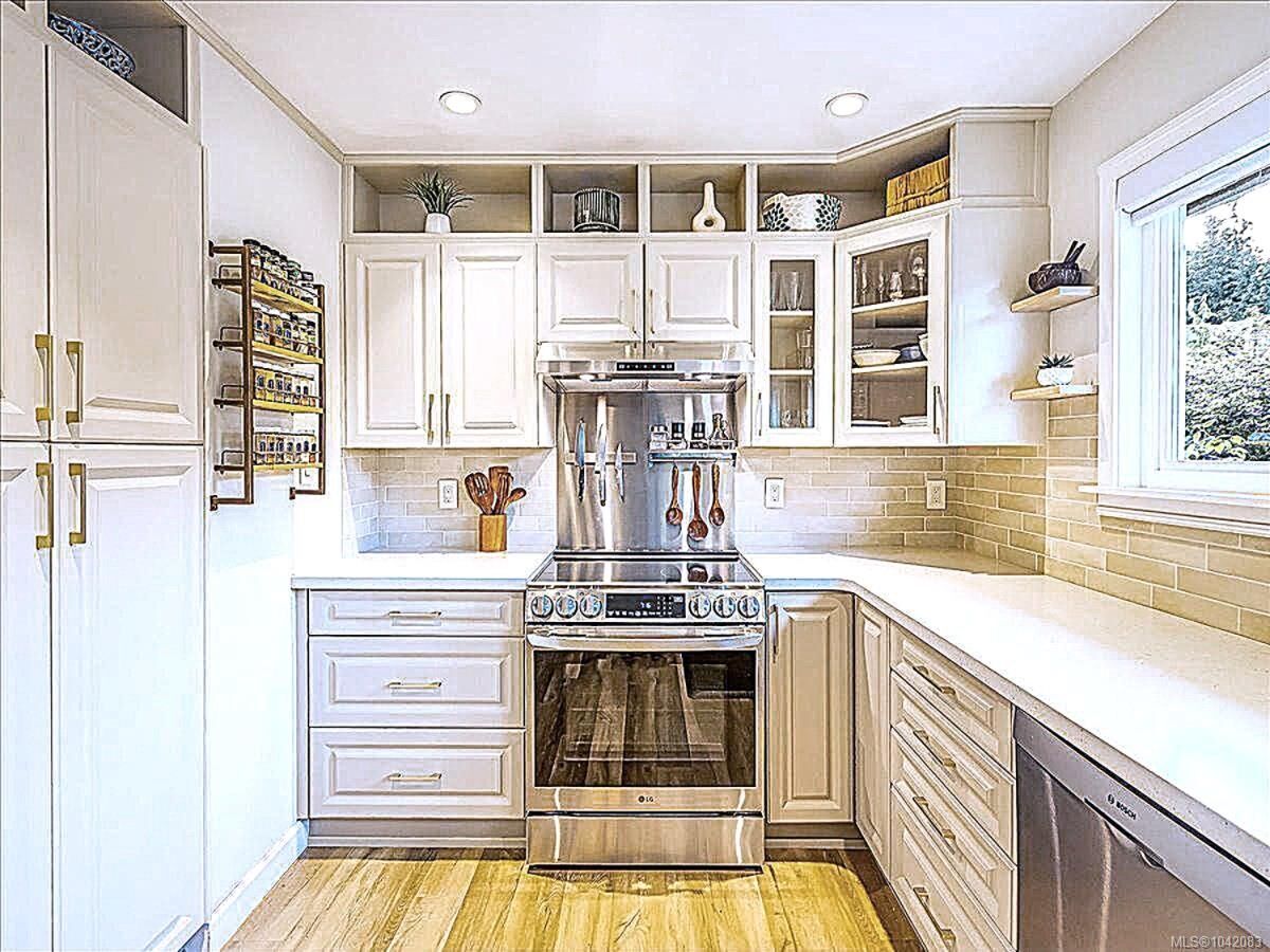 Property Photo:  3298 Cook St  BC V0R 1K2 