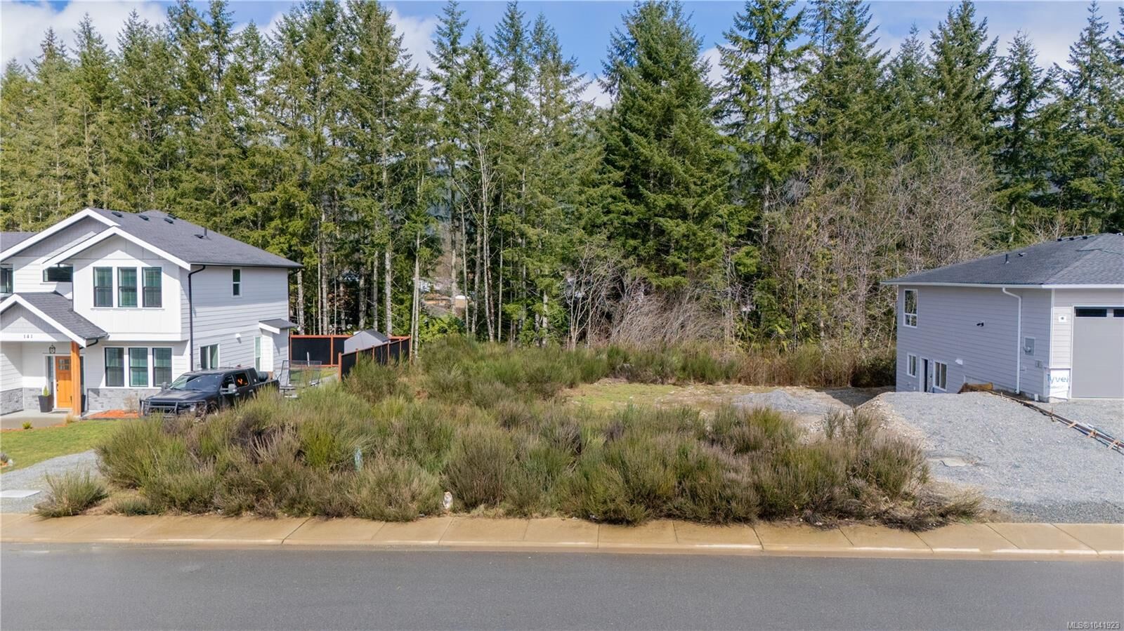 Property Photo:  145 Edgewood Dr  BC V0R 2G0 