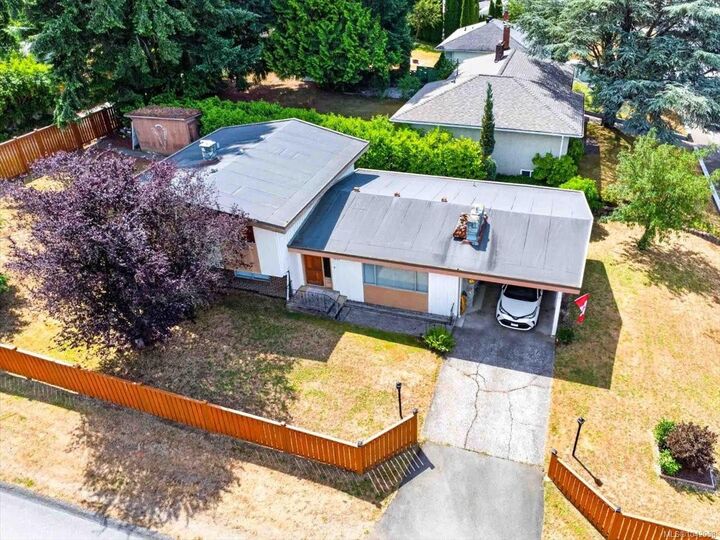 3962 Bruce St — photo 1