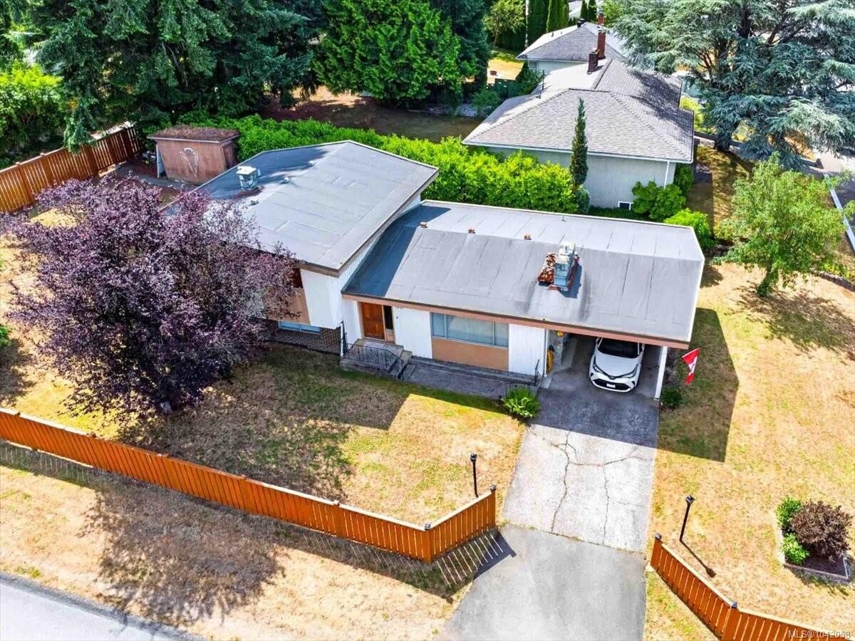 Property Photo: 3962 Bruce St BC V9Y 1J4