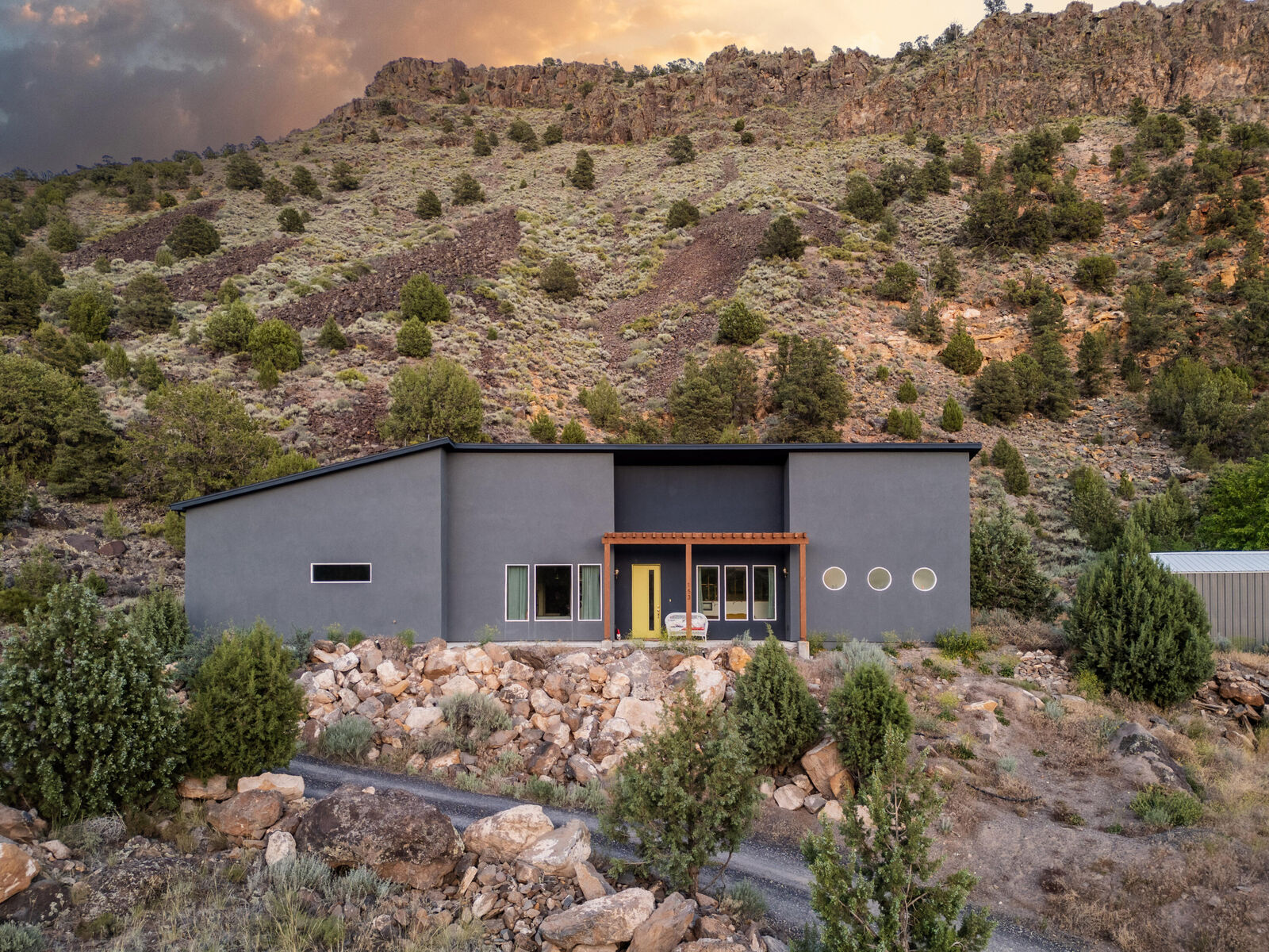 Property Photo: 153 S Stagecoach Dr UT 84782