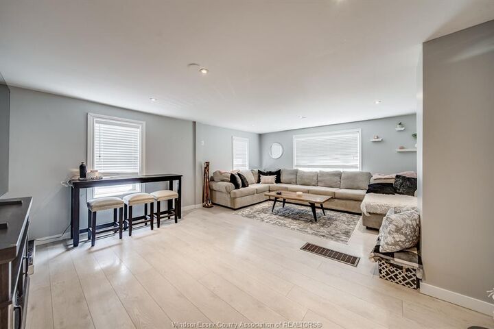 Property Photo: 31 Forhan Street ON N8A 3S4