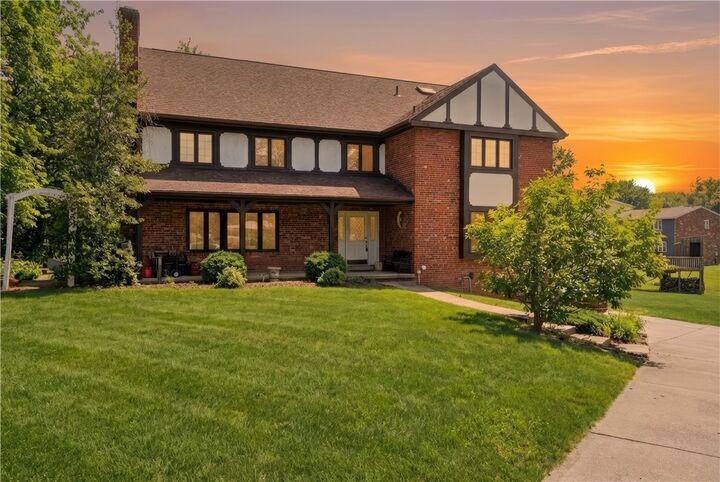 Property Photo: 17 Grant Cir PA 15057