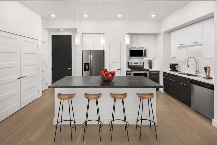 Property Photo: 2727 Travis Street 411 TX 77006