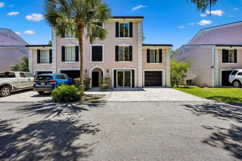 Property Photo: 4741 Martinique Court FL 32034