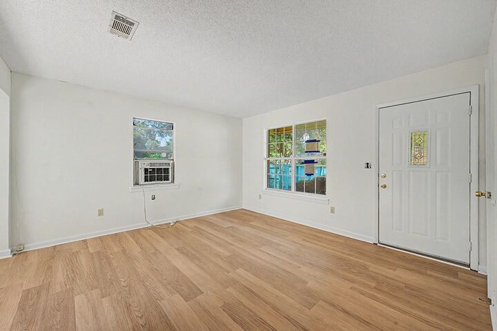 Property Photo:  2811 New Castle Ln  GA 31701 