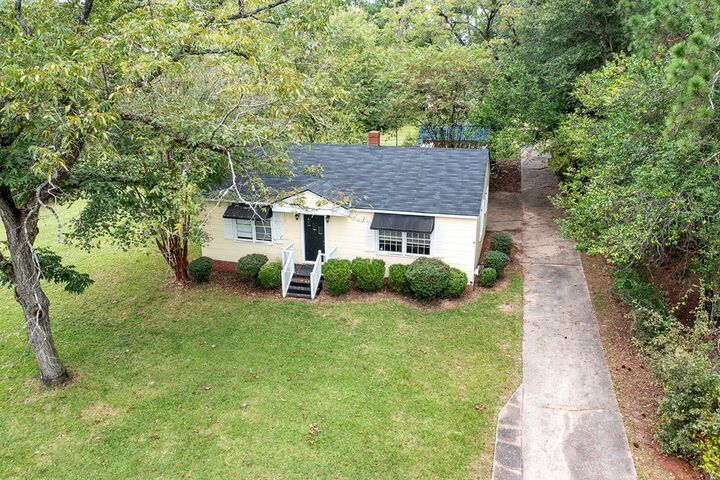 Property Photo:  1403 Tenth Ave  GA 31707 