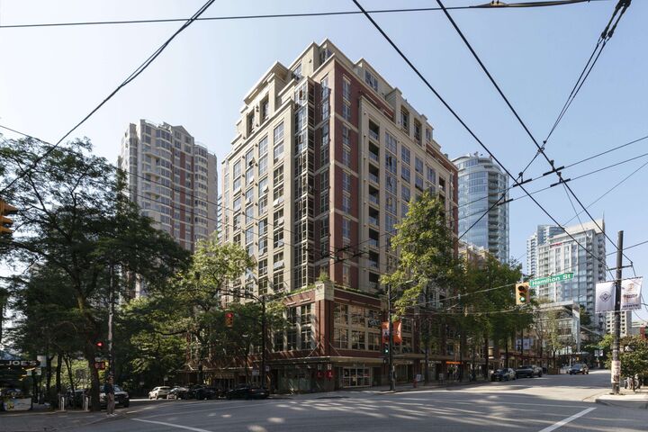 Property Photo: 819 Hamilton Street 1105 BC V6B 6M2