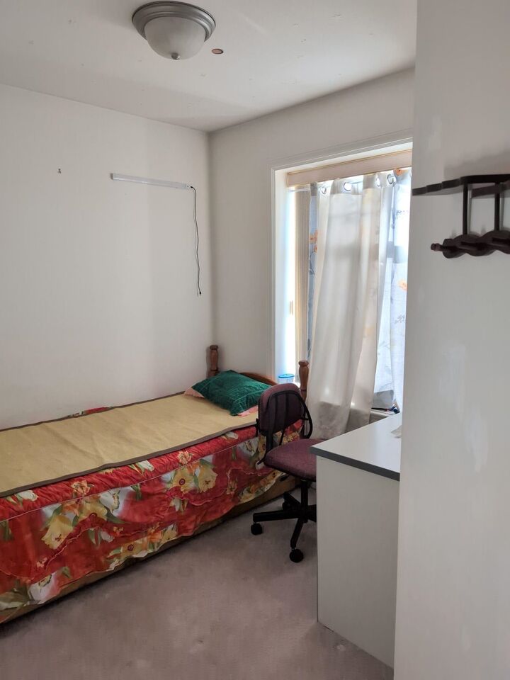 Property Photo:  4xxx Reid Street Rooms In Shared  BC V5R 3Y6 