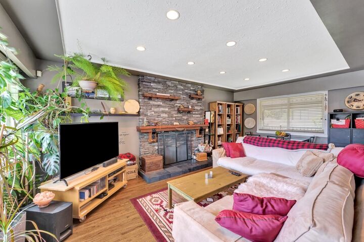 Property Photo: 430 Montgomery Street BC V3K 5G6