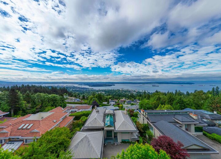 Property Photo: 1572 Chippendale Court BC V7S 3G6