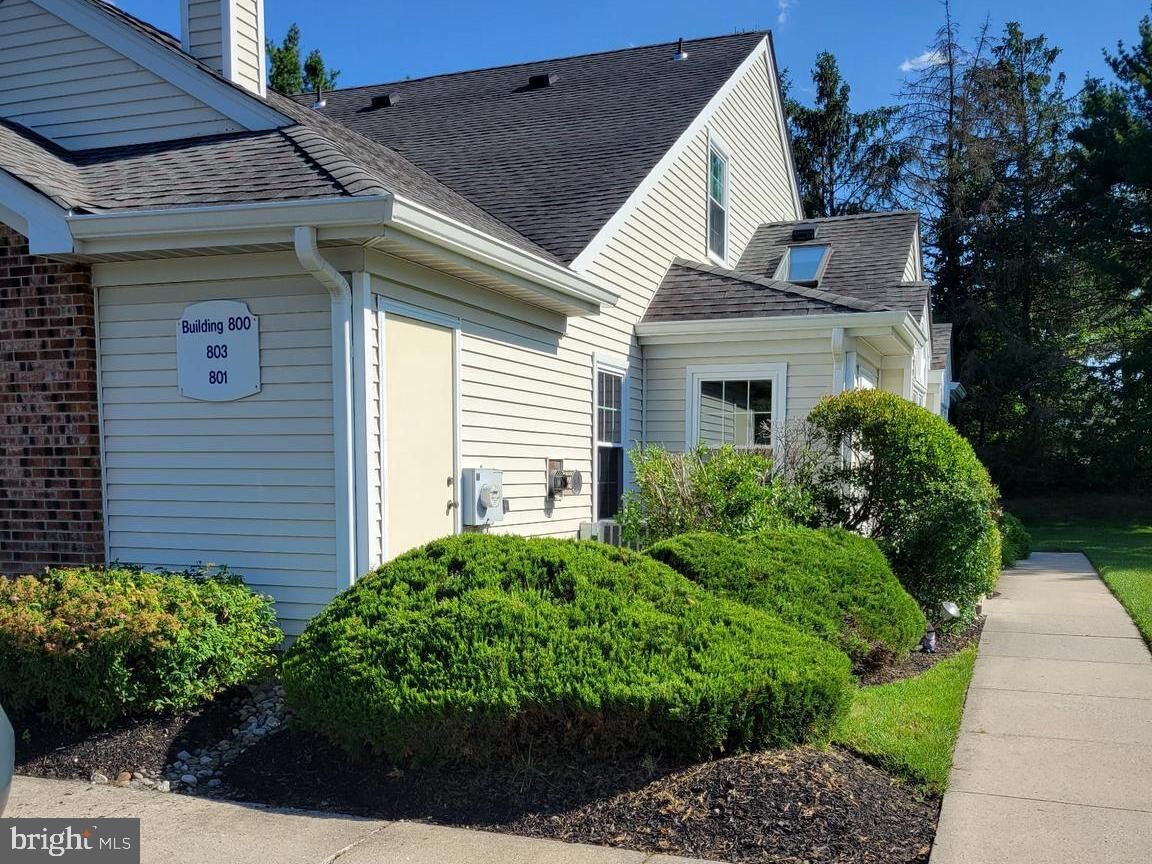 Property Photo:  801 Ginger Court  NJ 08054 