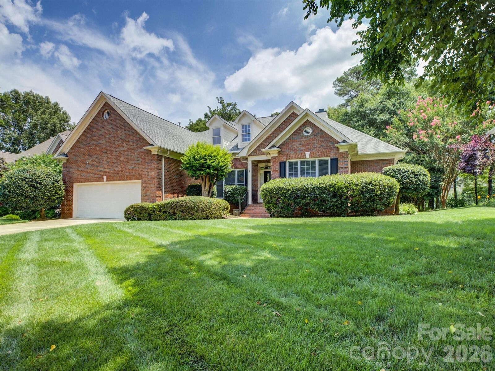 Property Photo: 10119 Victoria Mill Court NC 28277