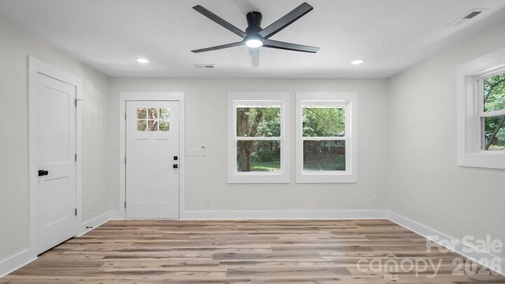 Property Photo:  2513 Westgrove Drive  NC 28208 