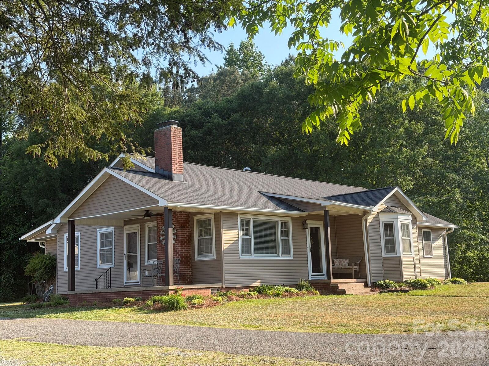 Property Photo:  917 W Pine Street  SC 29702 