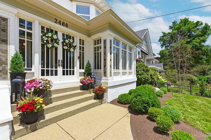 Property Photo: 2486 Observatory Avenue OH 45208