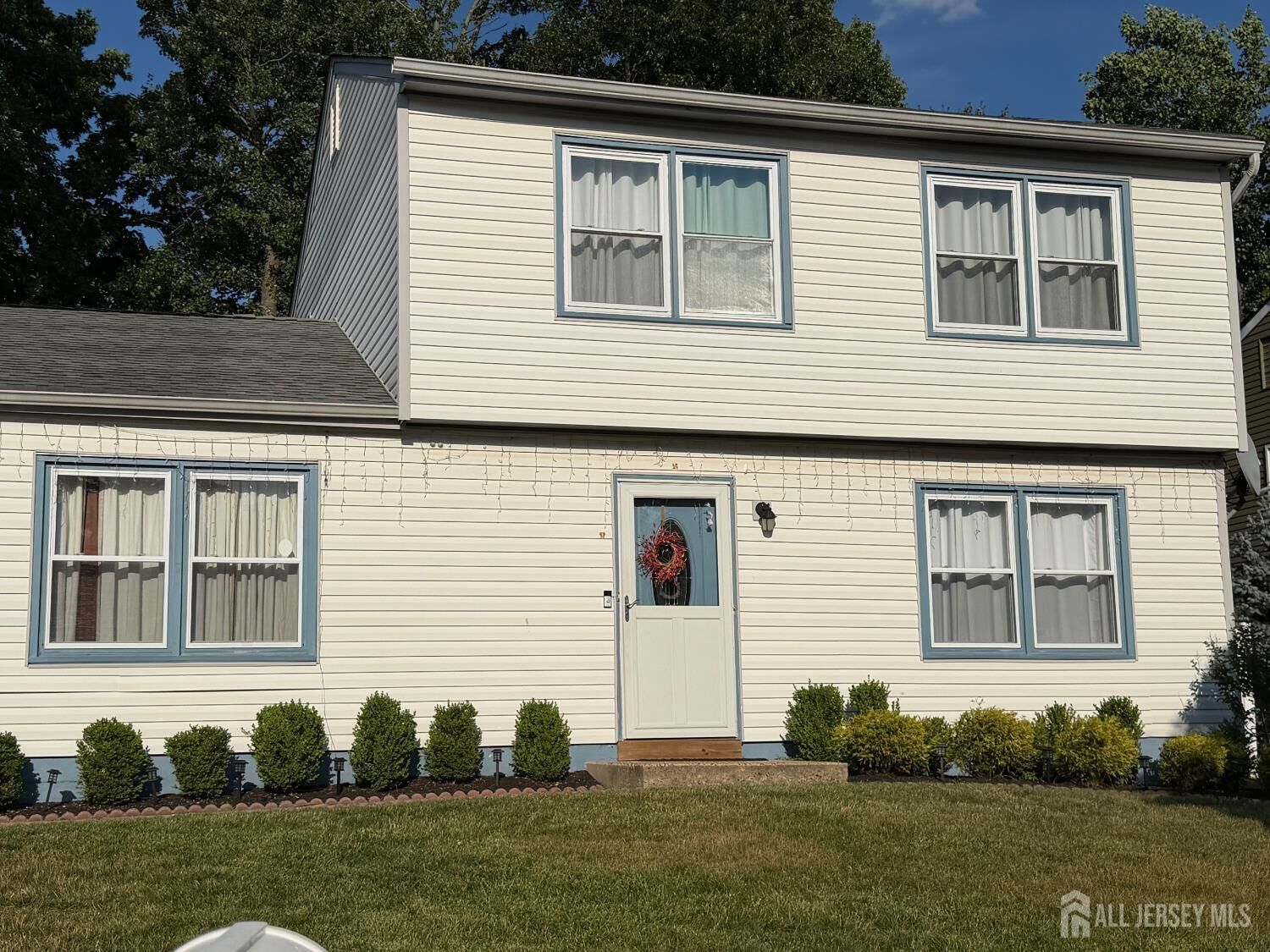 Property Photo:  36 Netherwood Circle  NJ 08820 