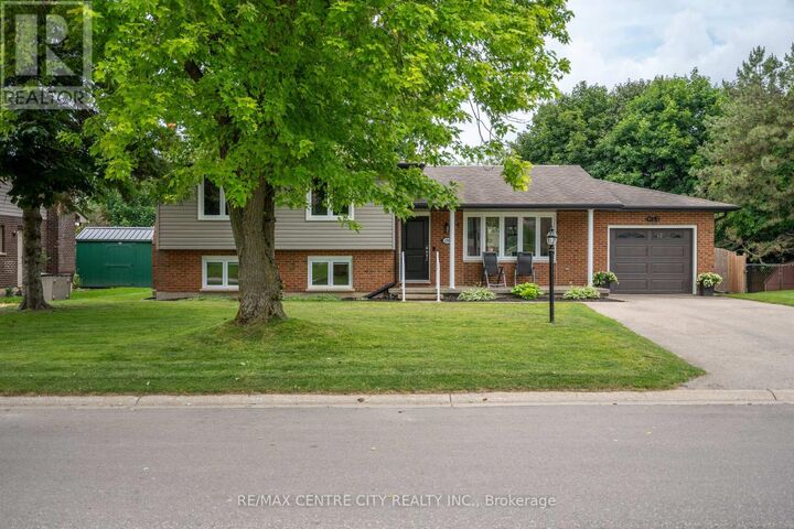 Property Photo:  159 Sherwood Crescent  ON N0L 1G3 