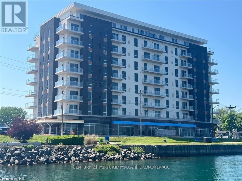 Property Photo: 118 West Street 704 ON L3K 4E6