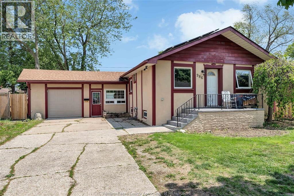 Property Photo:  986 Eastlawn  ON N8S 3H9 
