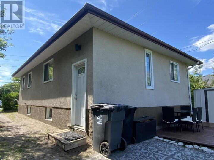 Property Photo: 309 Ontario St ON P7B 3G9