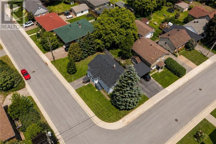 Property Photo: 582 Ash Street ON P3C 2A6