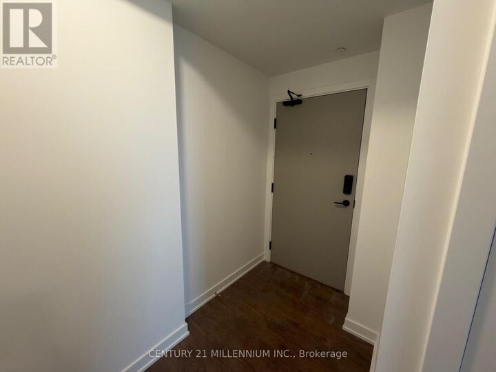 Property Photo: 5015 Hurontario Street 2706 ON L4Z 0C9