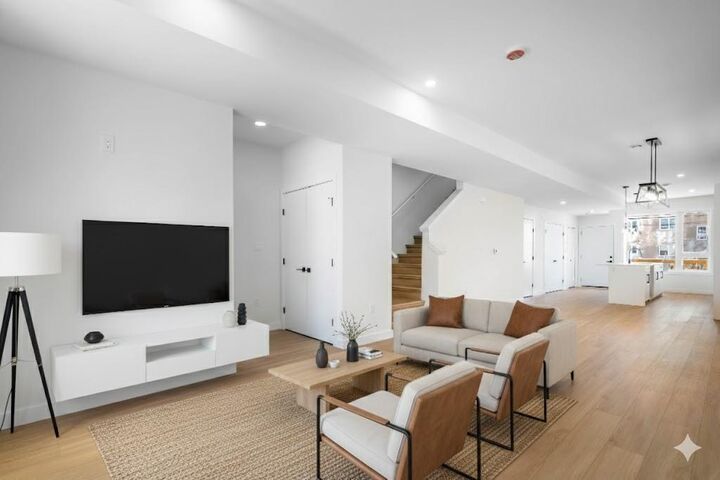 Property Photo:  50 Lloyd Street  MB R2H 1Y5 