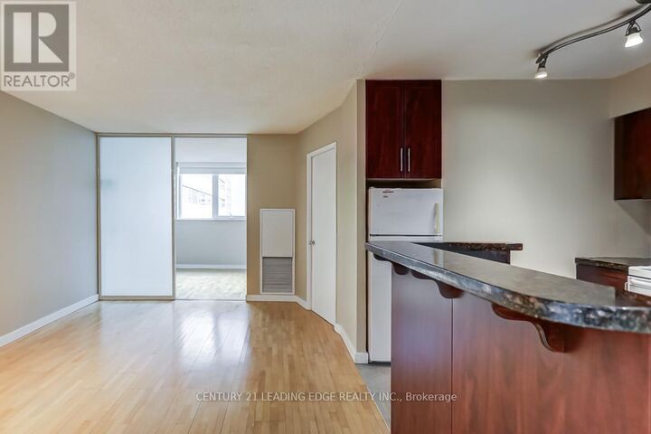 Property Photo:  1055 Bay Street 1416  ON M5S 3A3 