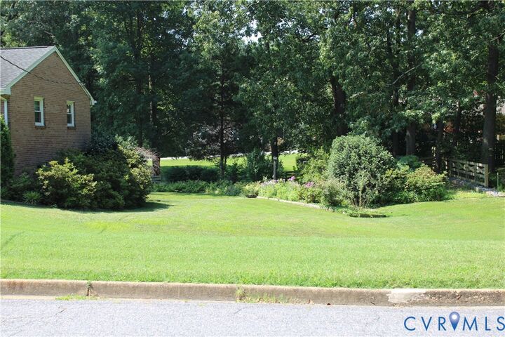 Property Photo: 1117 Oakwood Drive VA 23834