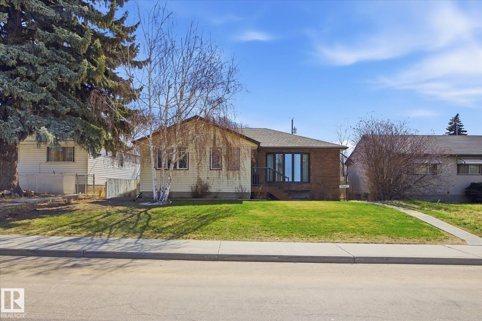 Property Photo:  10667 65 Street NW  AB T6A 2N9 