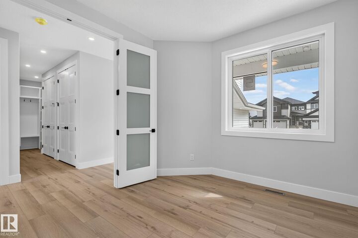 Property Photo: 5 Hillwood Terrace AB T7X 0X4