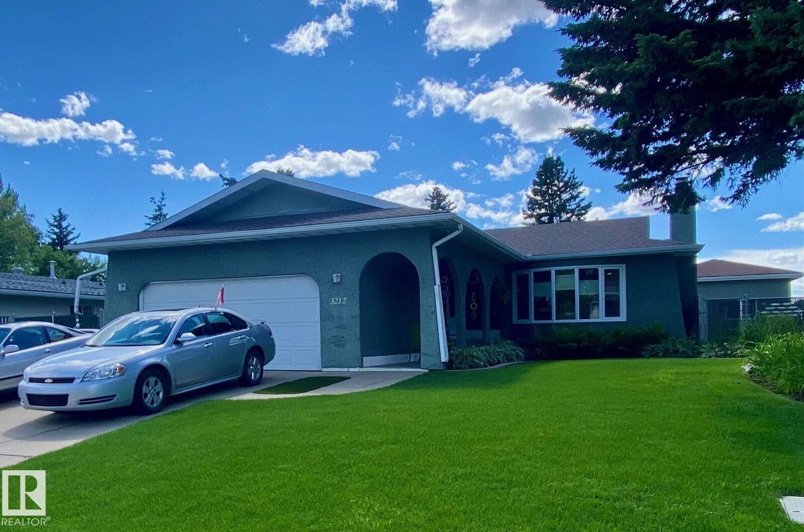 Property Photo:  3212 73 Street NW  AB T6K 1K1 