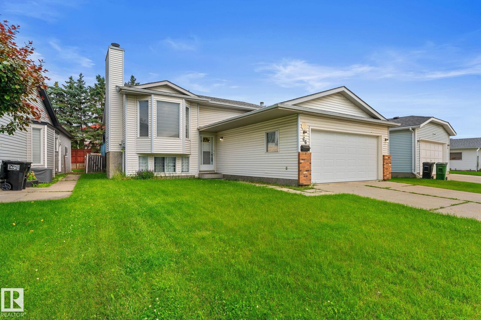 Property Photo:  66 Ozerna Road NW  AB T5Z 2Y5 