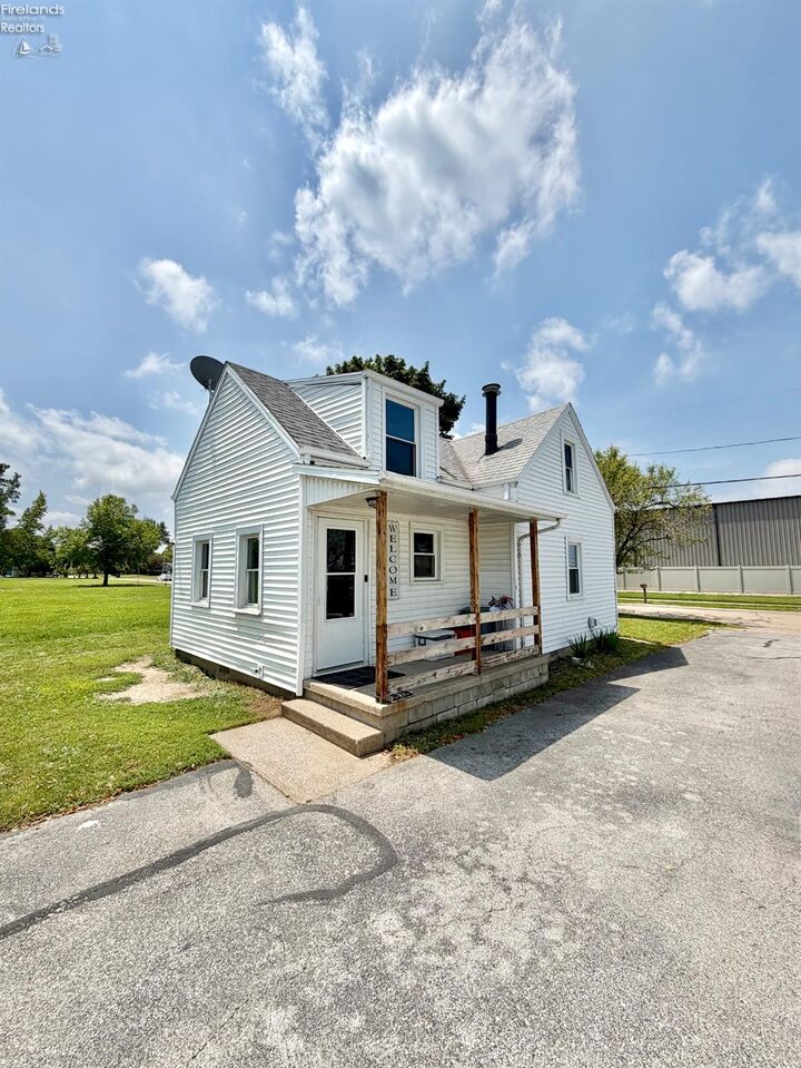 Property Photo: 708 Wildman Street OH 44870
