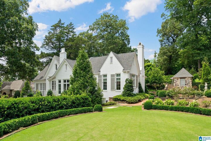 Property Photo:  124 Windsor Drive  AL 35209 