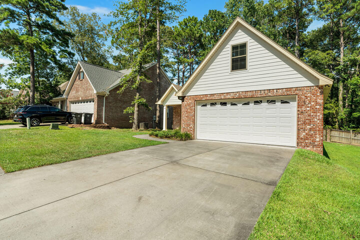Property Photo:  15 Cottage Park  MS 39402 