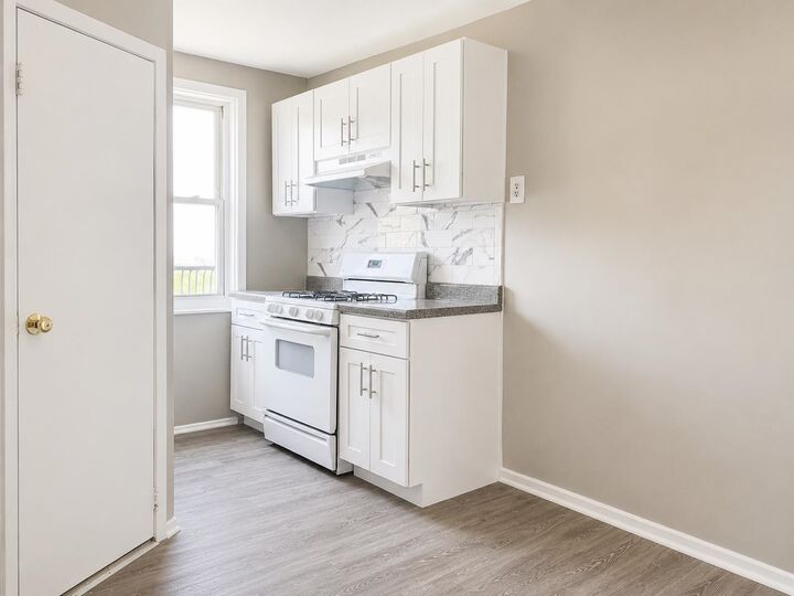 Property Photo: 460 Mercer St 3L NJ 07306