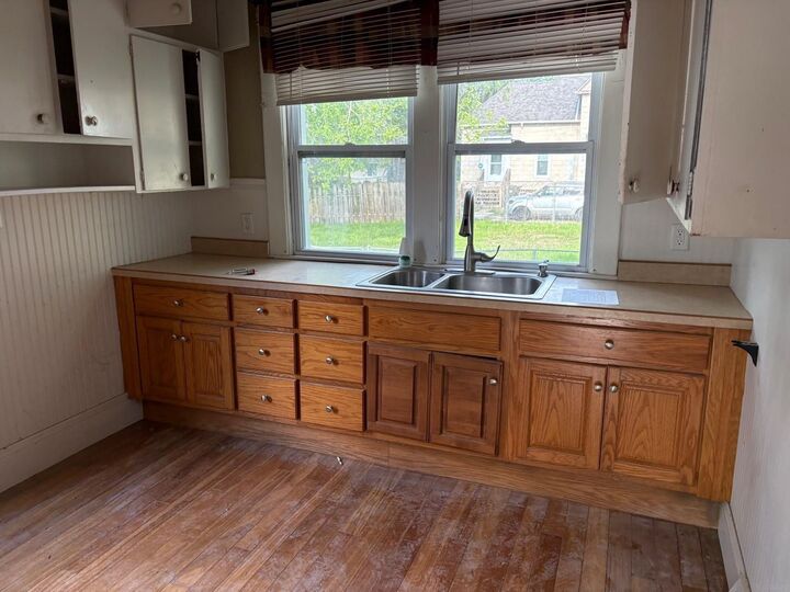 Property Photo:  206 Reber Avenue  IA 50701 