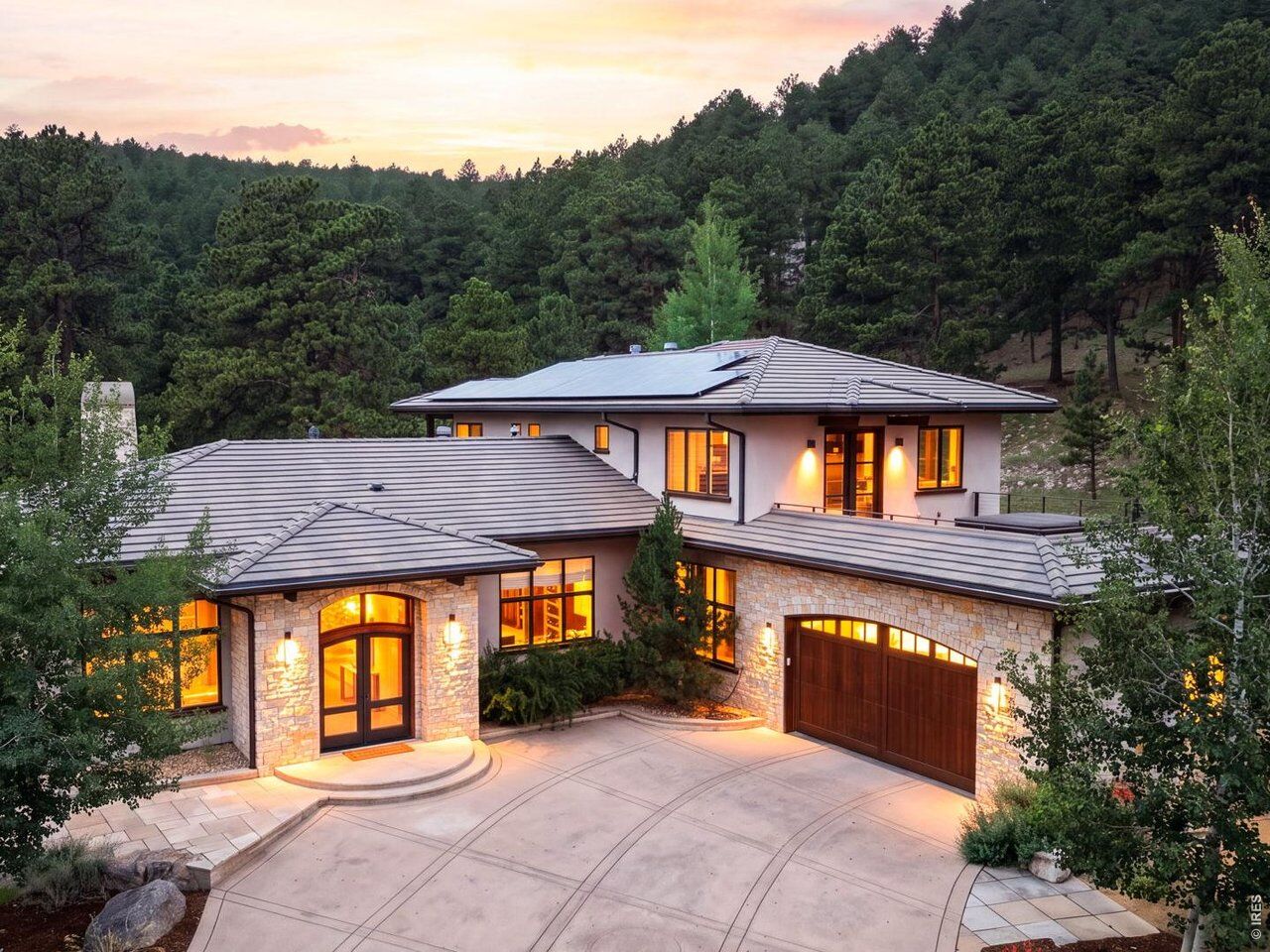 Property Photo:  575 Reed Ranch Rd  CO 80302 